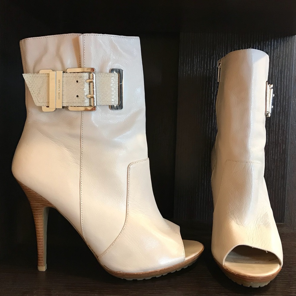 MICHAEL KORS LEATHER PEEP TOE ANKLE HEEL BOOT